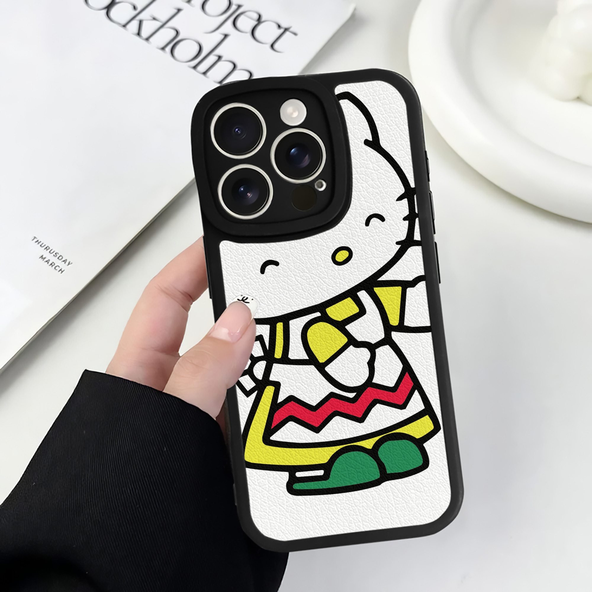 （画像用） Hello Kitty ハローキティ 【iPhone 16シリーズ対応】シリコンスマホケース（レザー調） 材質：シリコン